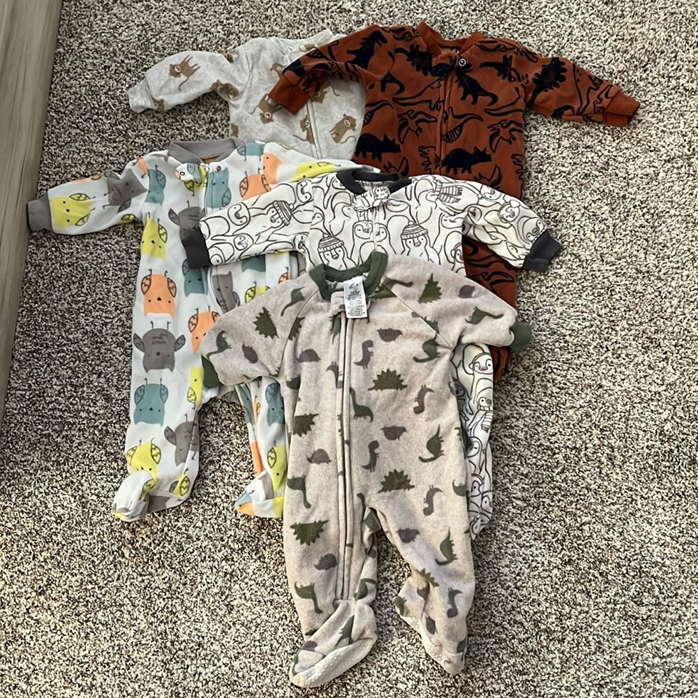 0-3 month fleece zipper pajamas. All in great condition!!